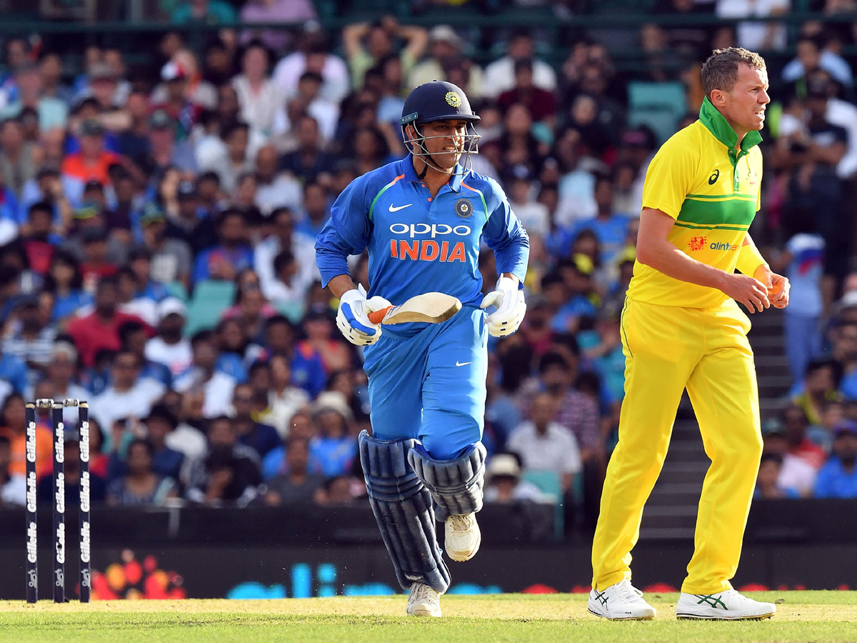 Australia won first one day match with india Sakshi